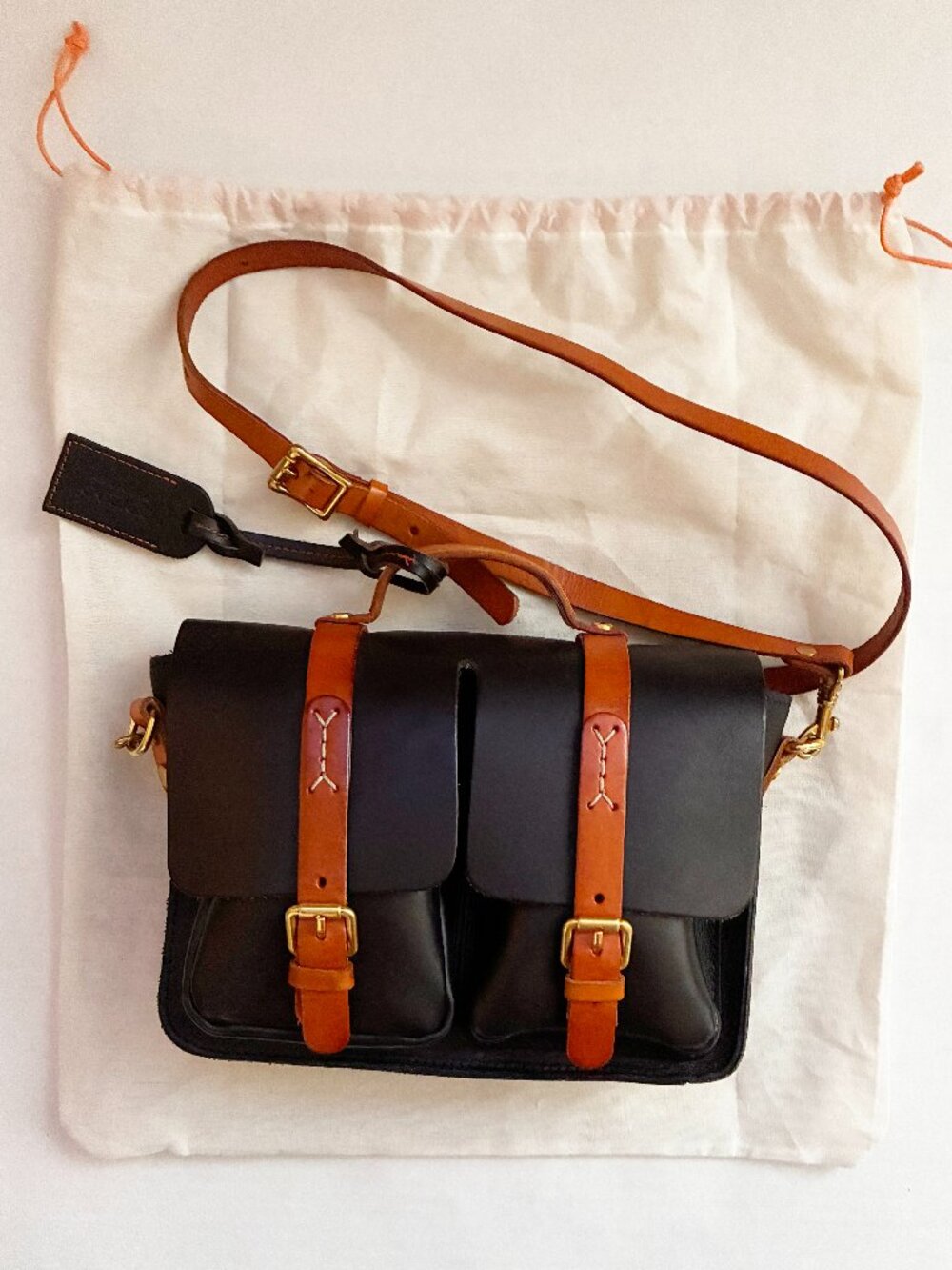 EUC Old Trend Speedwell Leather Satchel Two-Tone Messenger Crossbody Bag - Black